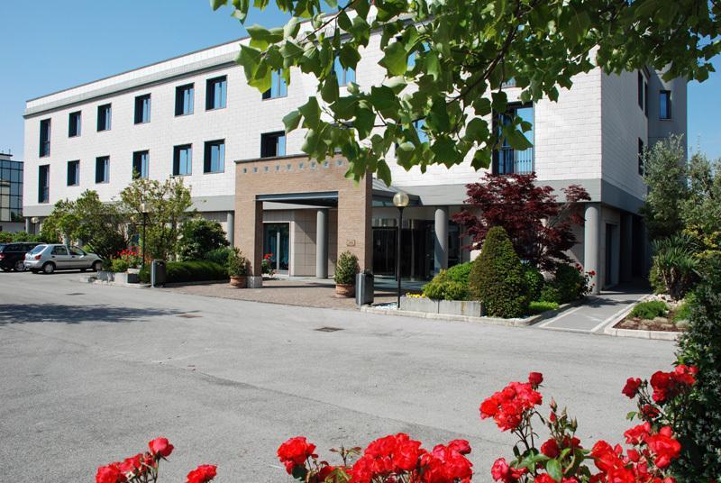 Point Hotel Conselve Exteriör bild